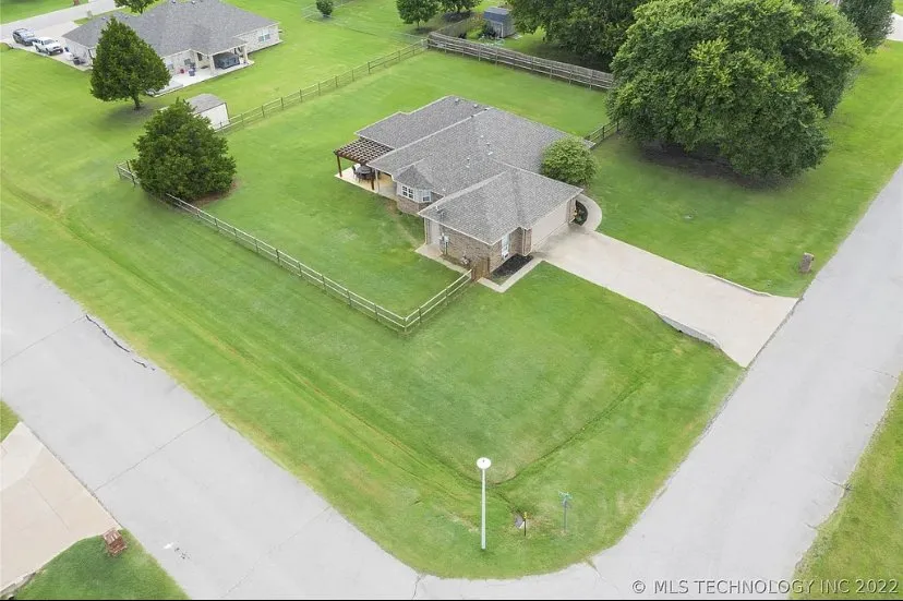 Affordable landscape design for beautiful yards across Collinsville, OK - Solo lawns