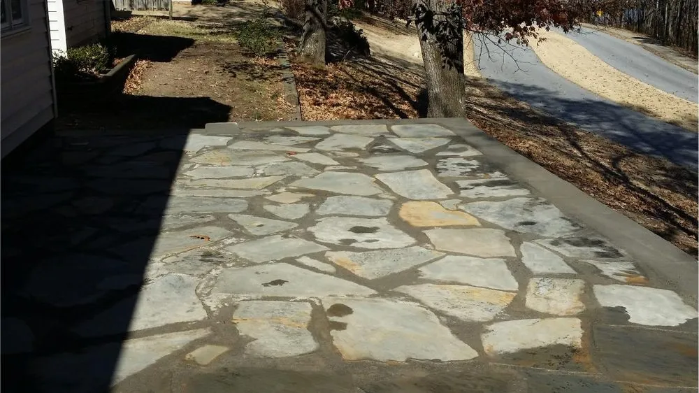 Professional yard maintenance in Simpsonville, SC by Solomon's Landscape & Design