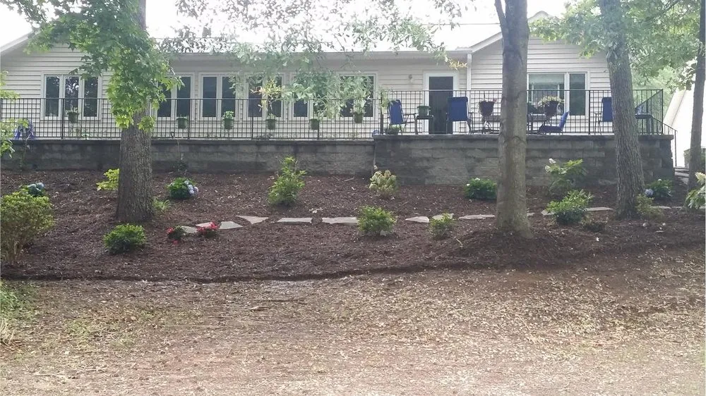 Affordable lawn care service in Simpsonville, SC - Solomon's Landscape & Design