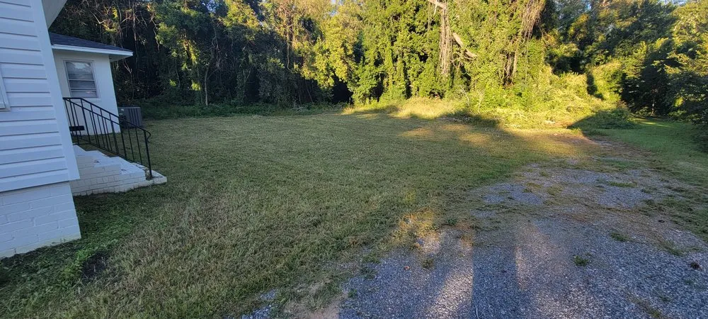 Custom outdoor landscaping in Florence, SC by Solo's Lawncare Service