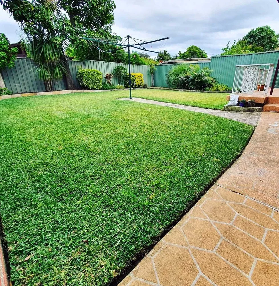 Affordable lawn care service for homes in San Antonio, TX by Somerset Lawn Services