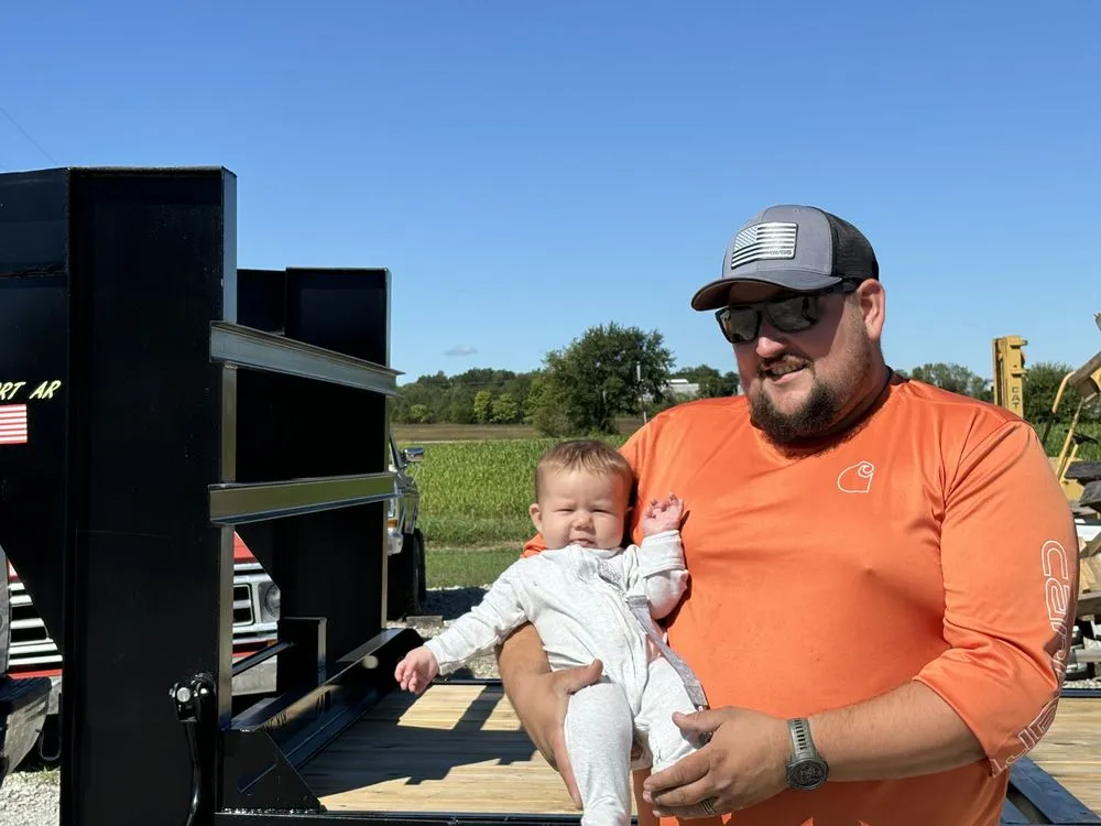 Expert outdoor landscaping experts serving West Plains, MO - SoMo Mowing & Dirt