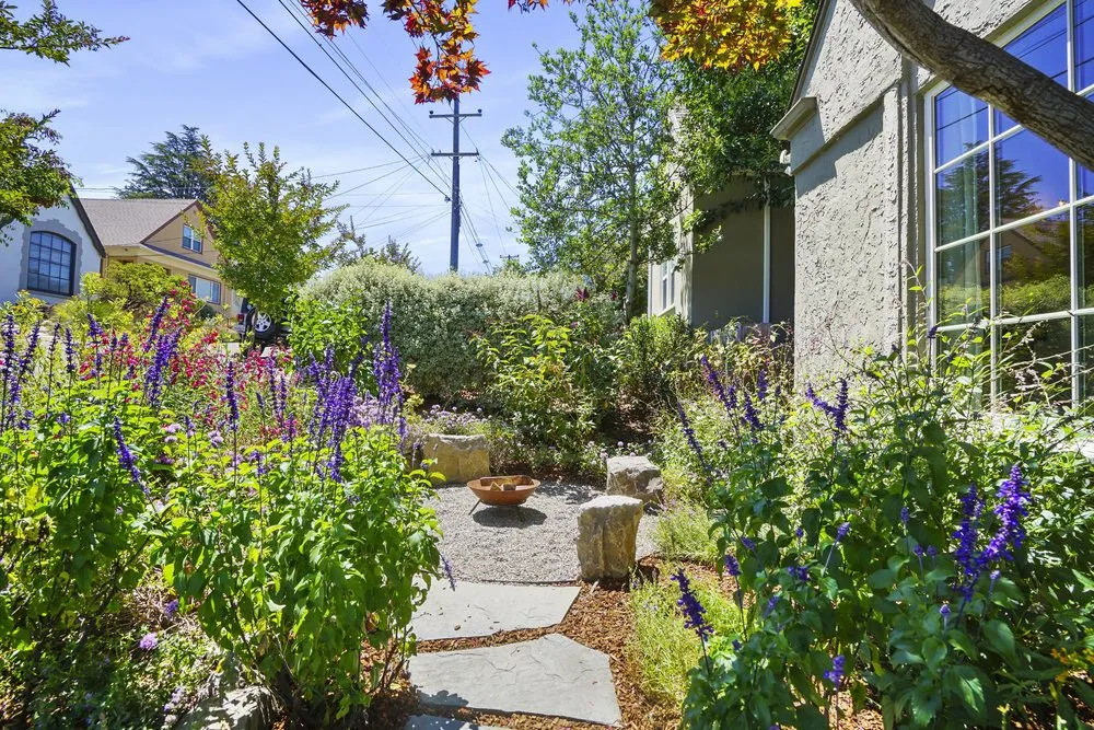 Professional outdoor landscaping in Oakland, CA - Sonia Hildebrand Garden Designs