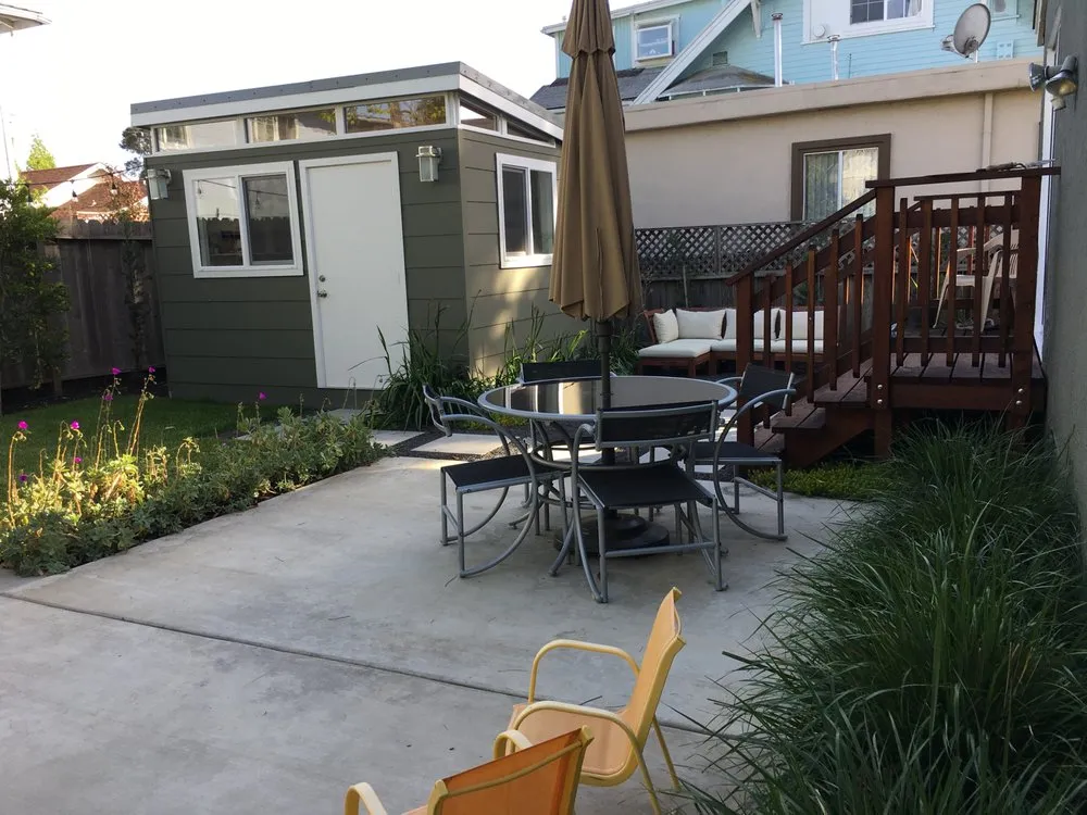Custom outdoor landscaping for beautiful yards in Oakland, CA by Sonia Hildebrand Garden Designs