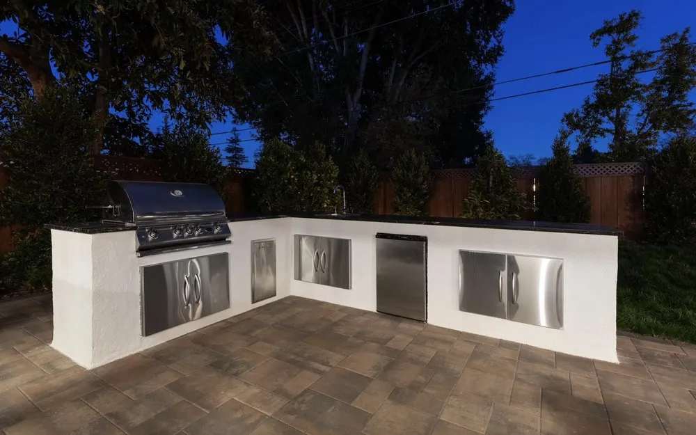 Local outdoor landscaping experts serving Petaluma, CA - Sonoma Demolition