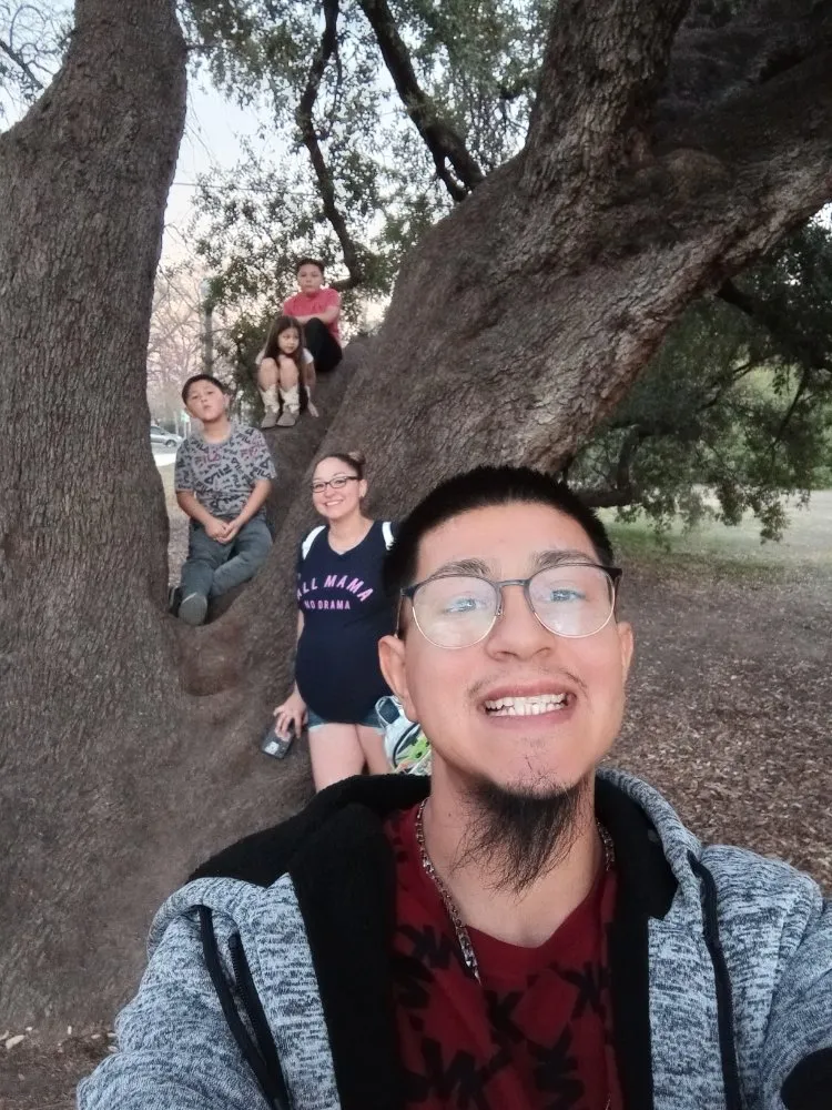 Professional lawn care service for beautiful yards across San Antonio, TX - Sons bros & I Lawn Service