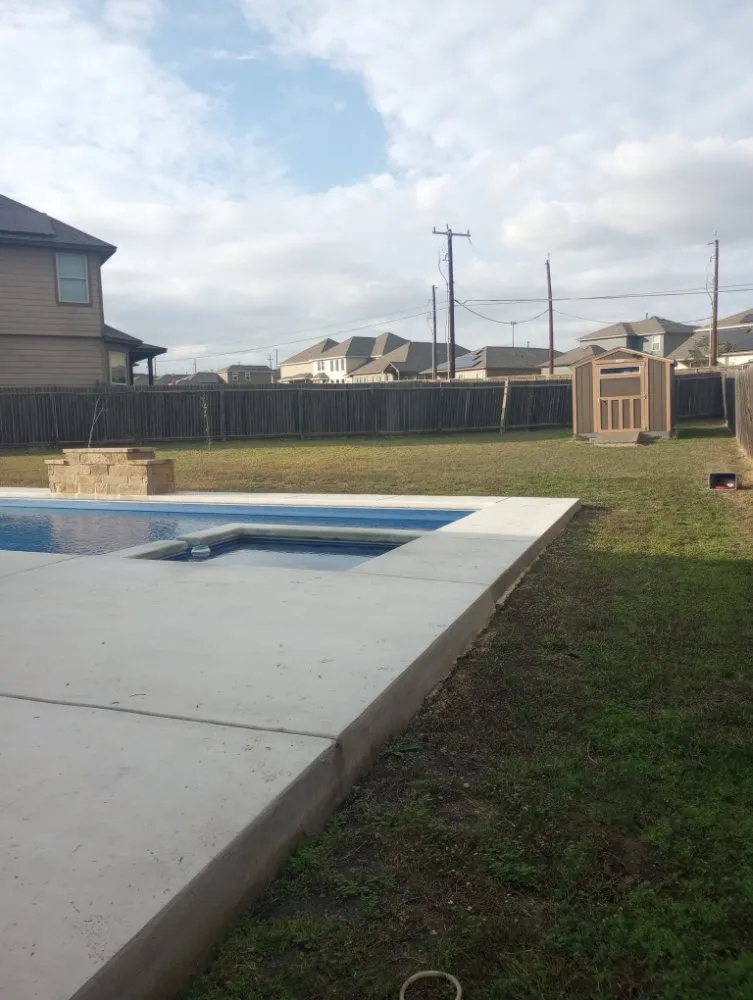Affordable garden landscaping experts serving San Antonio, TX - Sons bros & I Lawn Service