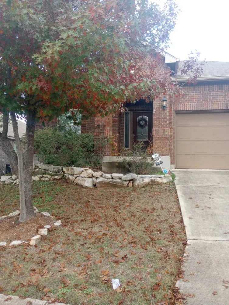 Top-rated lawn care service experts serving San Antonio, TX - Sons bros & I Lawn Service