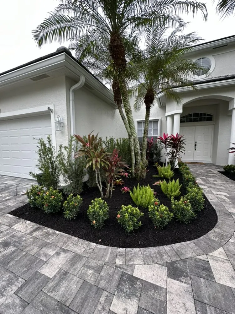 Expert lawn care service experts serving Jupiter, FL - Sontay Lawn Care & Landscaping