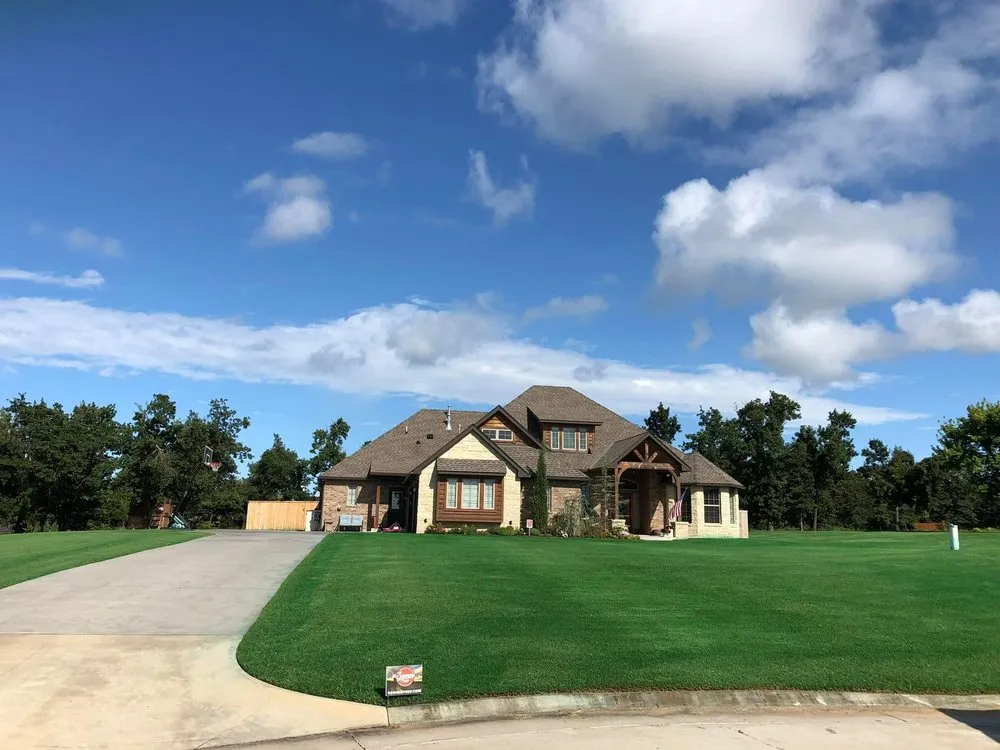 Reliable residential landscaping experts serving Oklahoma City, OK - Sooner Turf Weed Control And Lawn Care