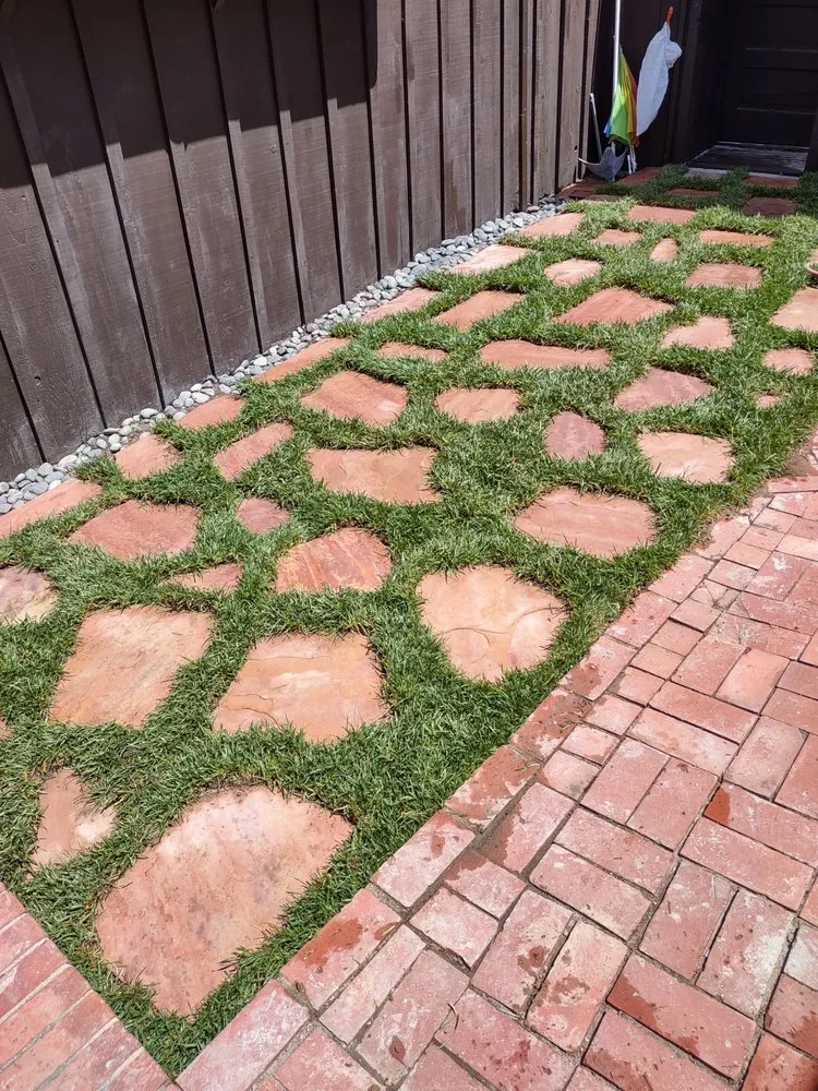 Custom garden landscaping experts serving Compton, CA - Soriano Landscaping and Tree Service