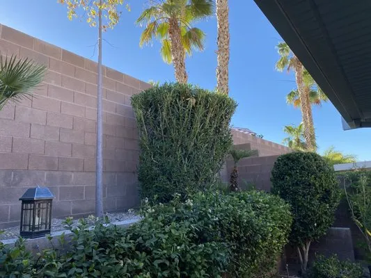 SOS Lawn Service & Maintenance Logo