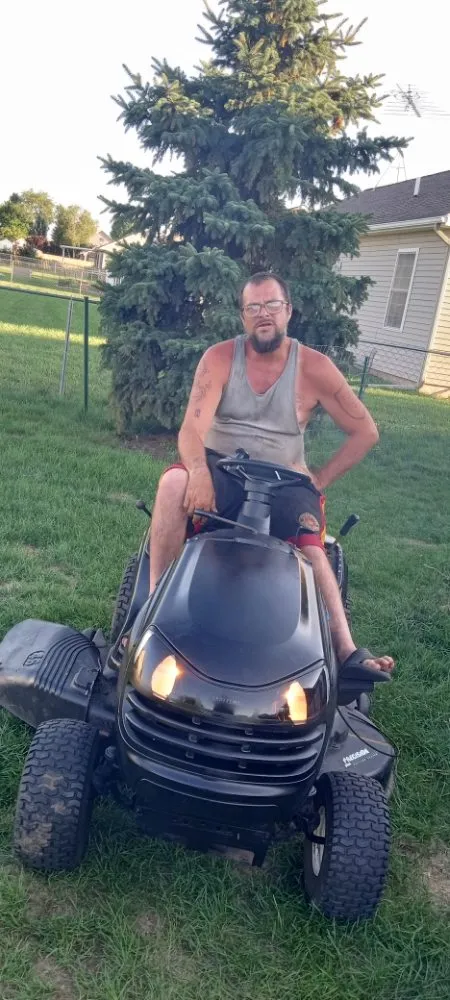 Affordable yard maintenance experts serving Saginaw, MI - Sos Services