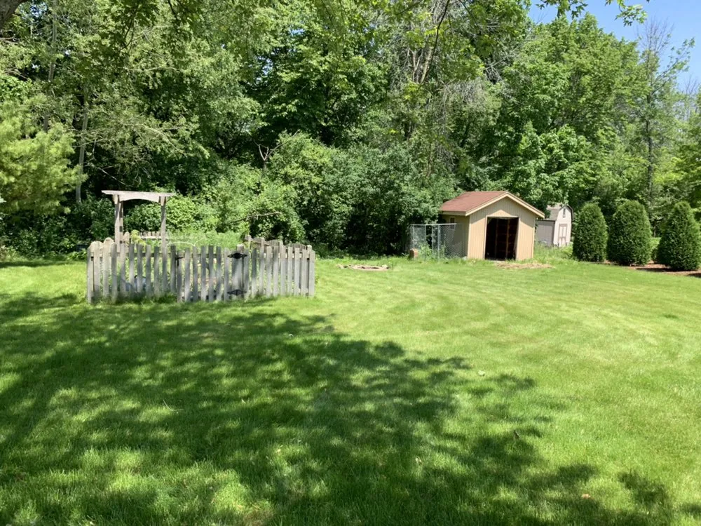 Affordable landscape design experts serving Oak Creek, WI - Sosa Seasonal Services