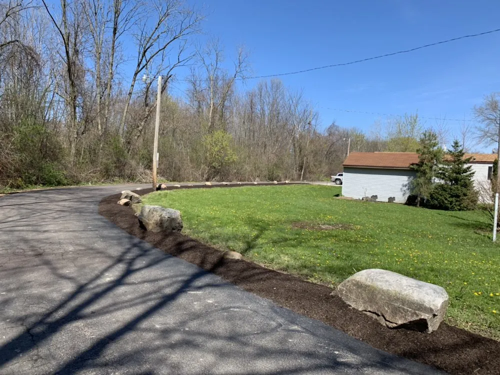 Expert yard cleanup service experts serving Oak Creek, WI - Sosa Seasonal Services