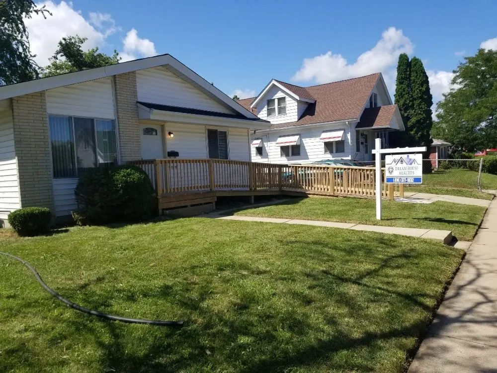 Top-rated yard cleanup service in Kenosha, WI by Soto Landscaping