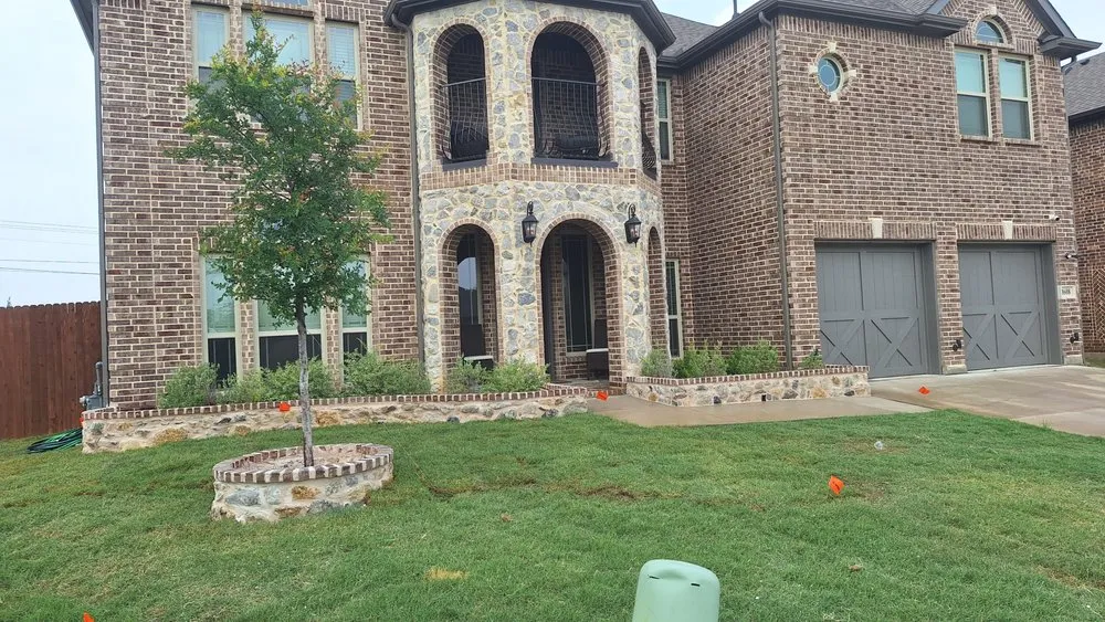 Professional yard maintenance for homes in Mansfield, TX by Soto’s Lawncare by SGJO