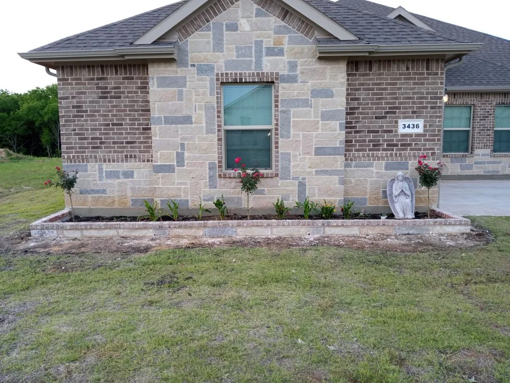 Affordable outdoor landscaping in Mansfield, TX by Soto’s Lawncare by SGJO