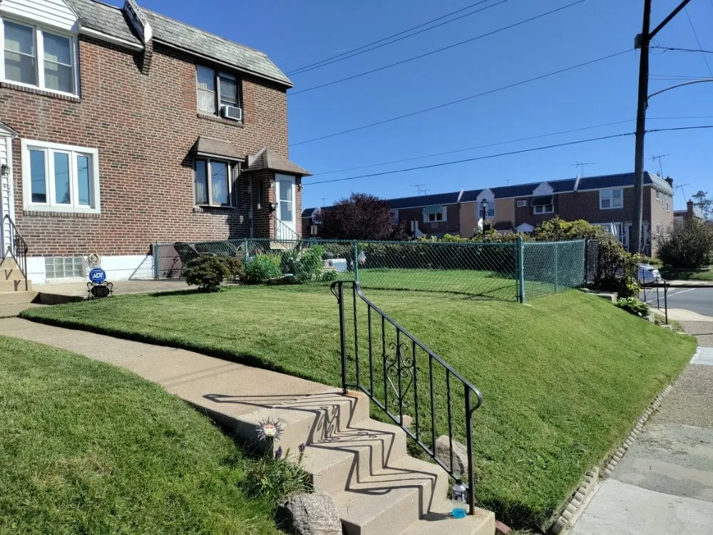 Affordable lawn mowing service experts serving Middletown, DE - Soul Paseo