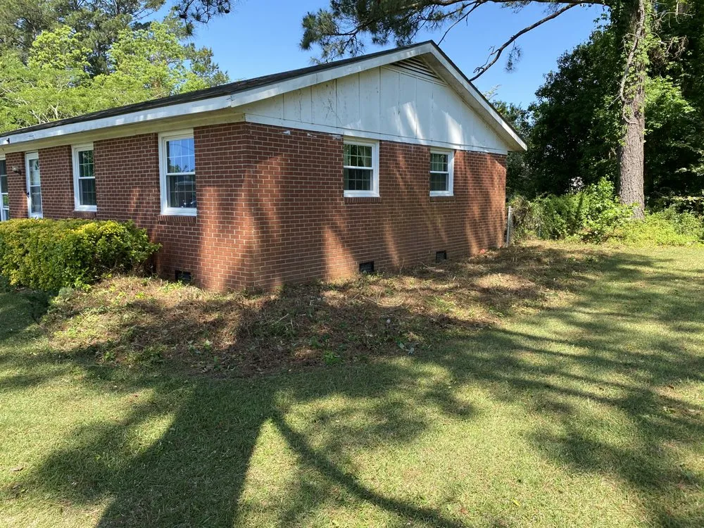 Custom lawn care service near you in Swansboro, NC by Sound Side Lawn Care