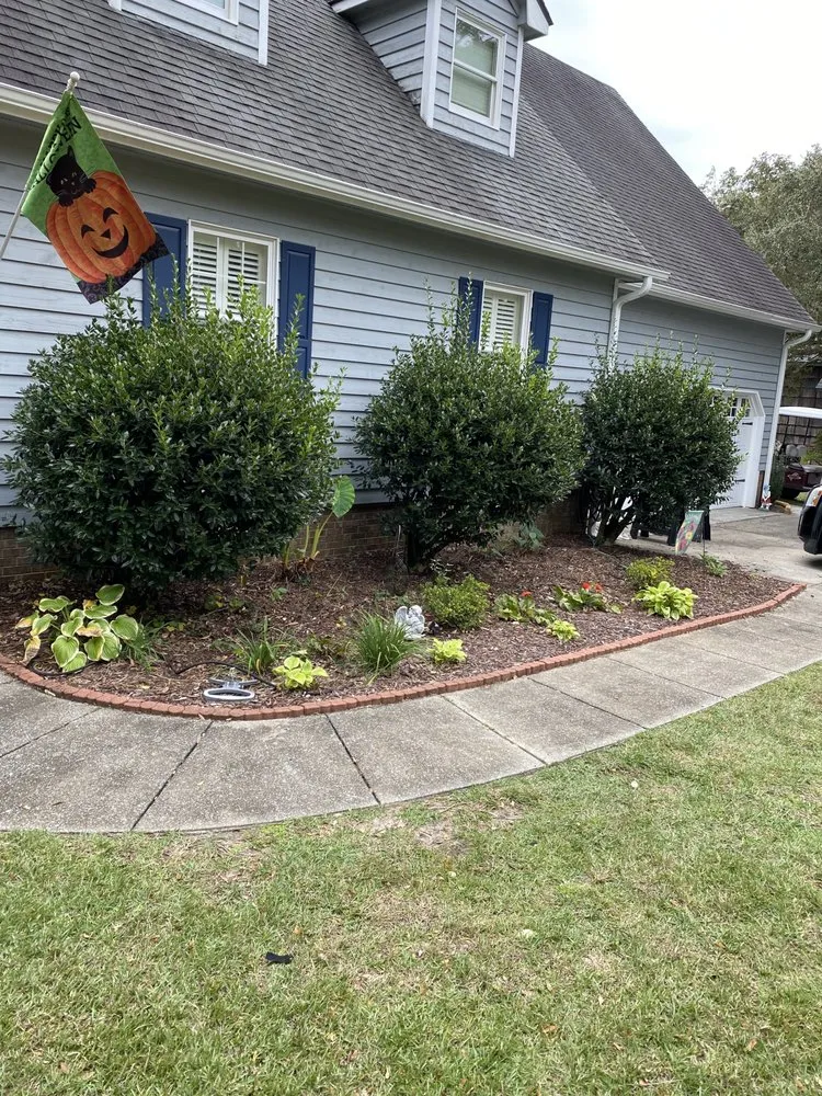 Reliable garden landscaping in Swansboro, NC by Sound Side Lawn Care