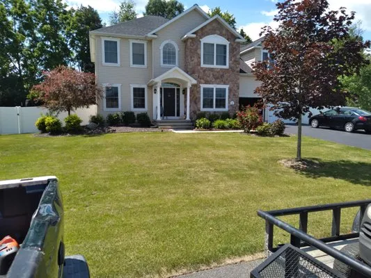 Soundview Lawn Care Logo