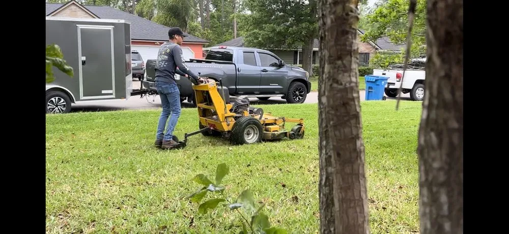 Local yard cleanup service experts serving Jacksonville, FL - Source Landscaping