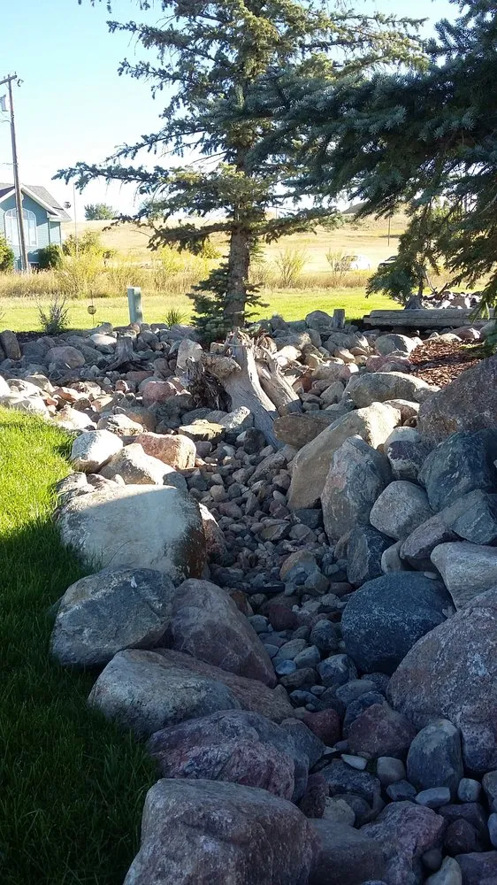 Expert lawn mowing service experts serving Great falls Mt, MT - South Canyon Landscape