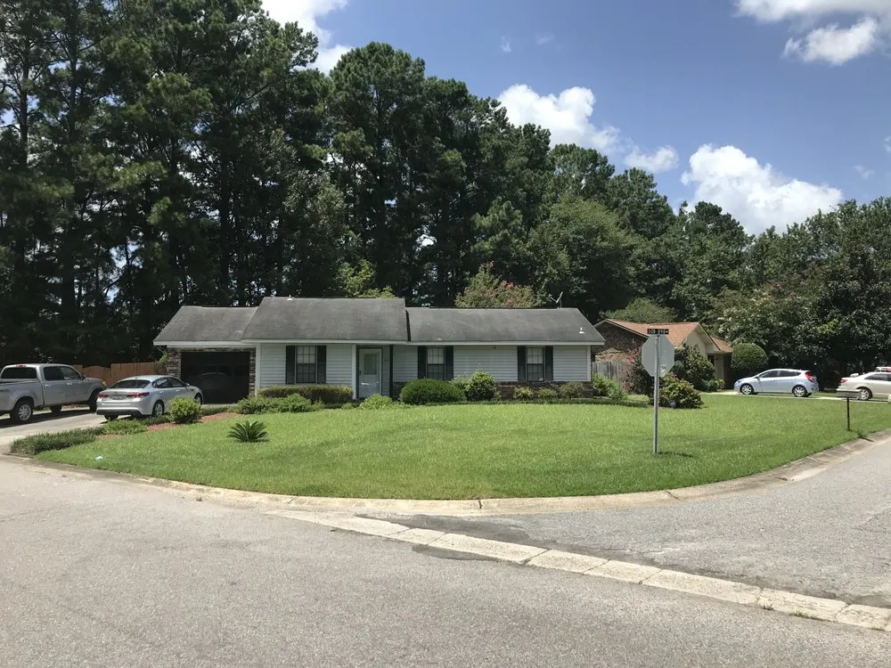 Top-rated lawn care service in Summerville, SC by South Carolina Turf Pros