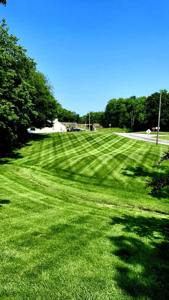 Custom lawn mowing service in Patoka, IL - South Central Lawn Care
