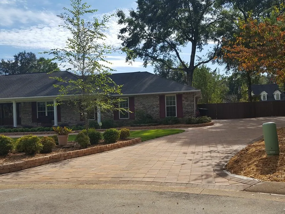 Top-rated residential landscaping in Pensacola, FL by South Coast Landscaping