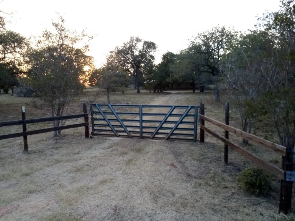 Custom lawn mowing service in Floresville, TX by South Cross Pro Mowing Service