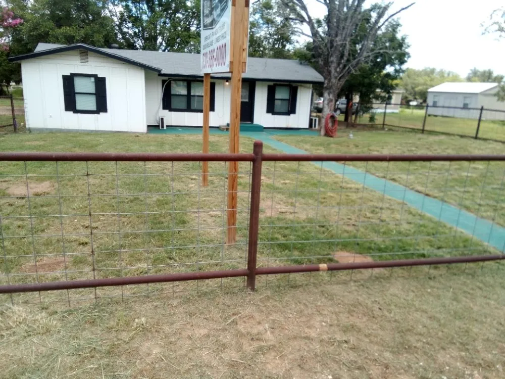 Top-rated landscaping services in Floresville, TX by South Cross Pro Mowing Service