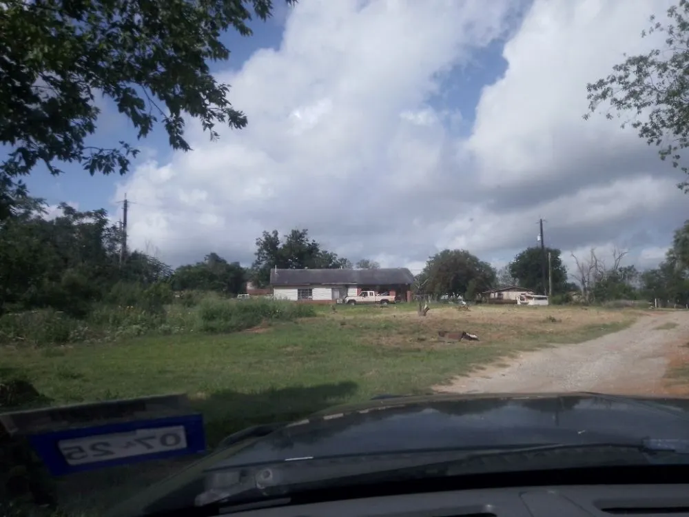 Trusted landscape design for residential properties in Floresville, TX by South Cross Pro Mowing Service