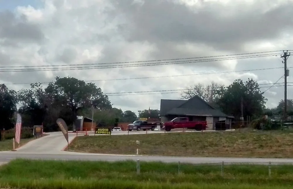 Affordable lawn mowing service in Floresville, TX - South Cross Pro Mowing Service