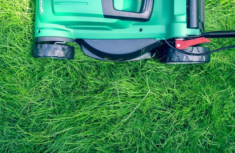 Trusted garden landscaping for residential properties in Orlando, FL by South Eola Lawn Care