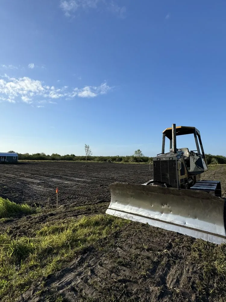 Local lawn mowing service experts serving Fort Pierce, FL - South Florida Earthworks