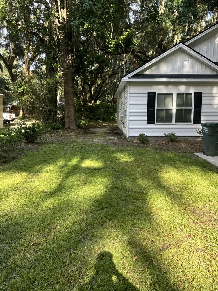 Affordable garden landscaping near you in Midway, GA by South Georgia Landscaping & Maintenance