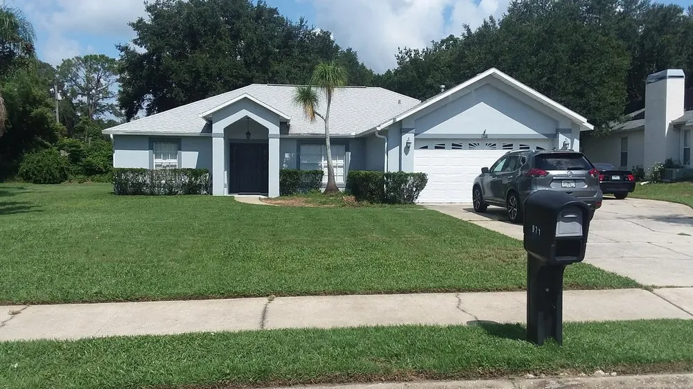 Expert yard maintenance experts serving Minneola, FL - South Lake Lawn Care