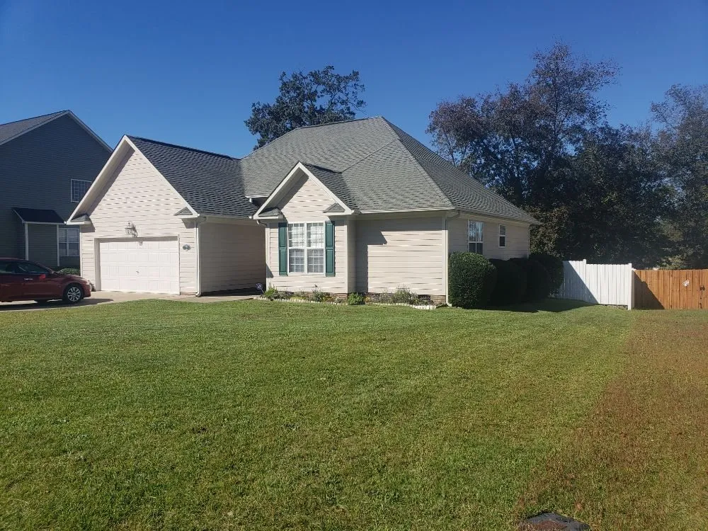 Top-rated yard maintenance for beautiful yards across Raeford, NC - South Montanez Lawn Care