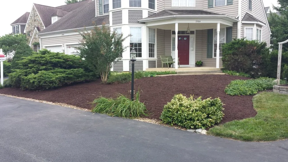 Top-rated garden landscaping in Knoxville, MD by South Mountain Lawn & Landscape