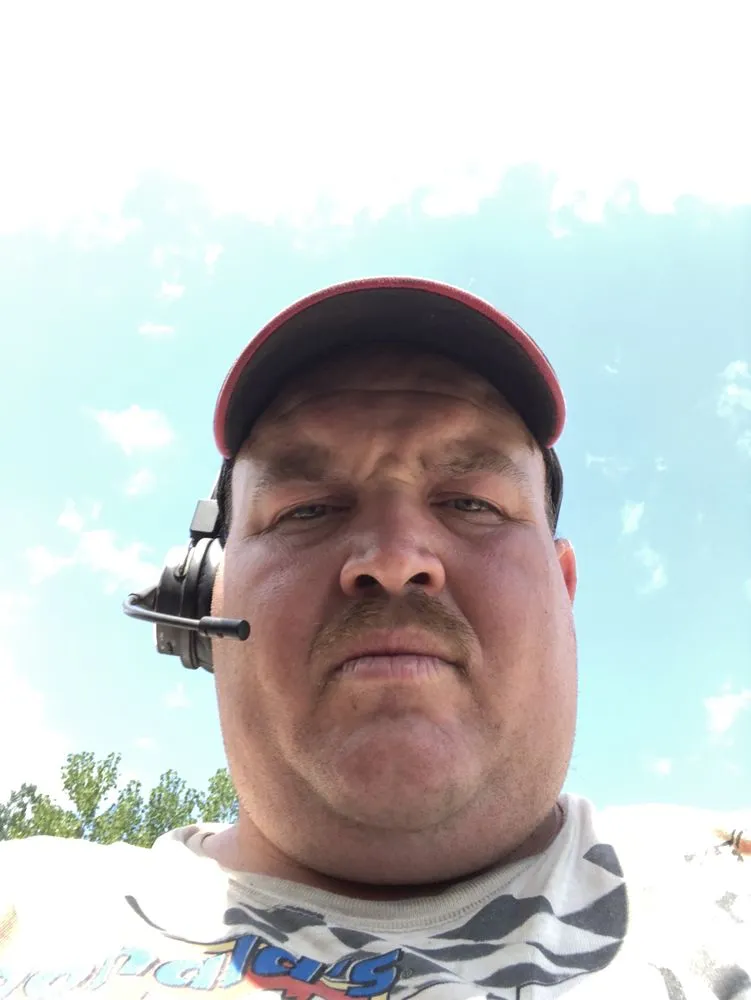 Professional lawn mowing service in Royalton, VT - South Royal Line Lawn Mowing Landcleaning and Snow