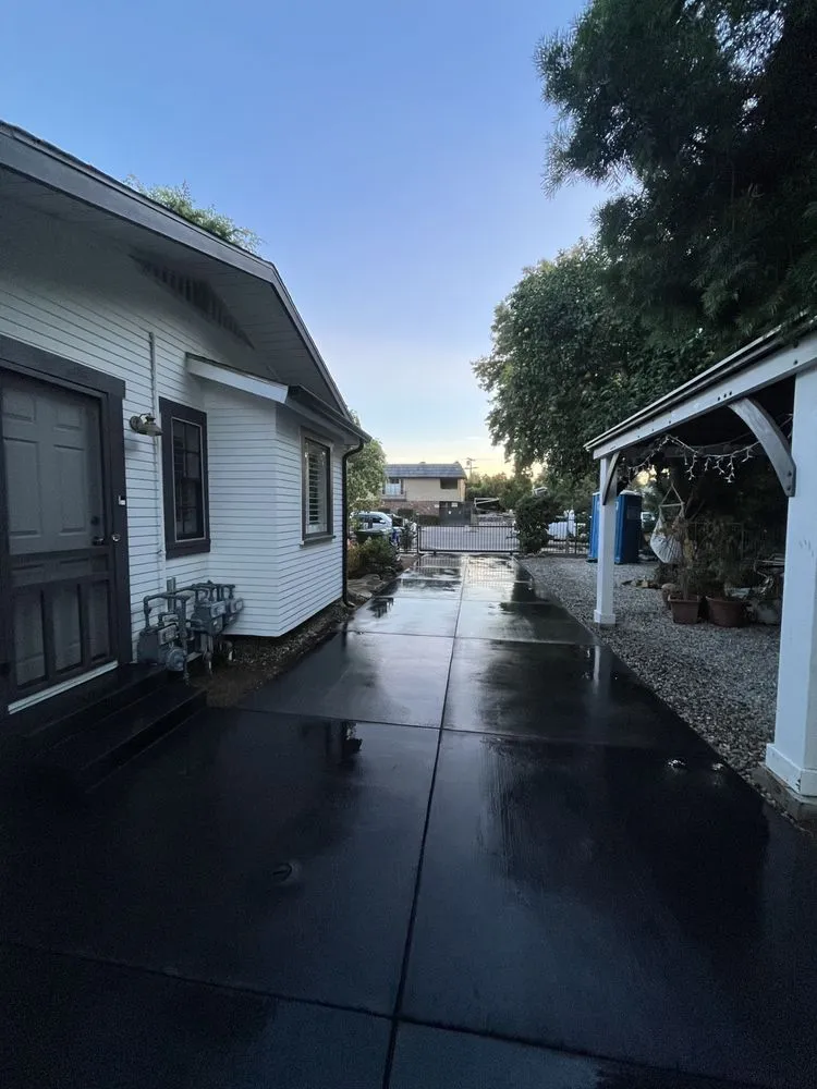 Professional residential landscaping in Costa Mesa, CA by Southcal Landscape