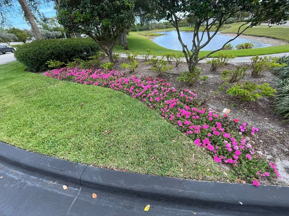 Custom lawn care service experts serving Davie, FL - Southeast Landscaping
