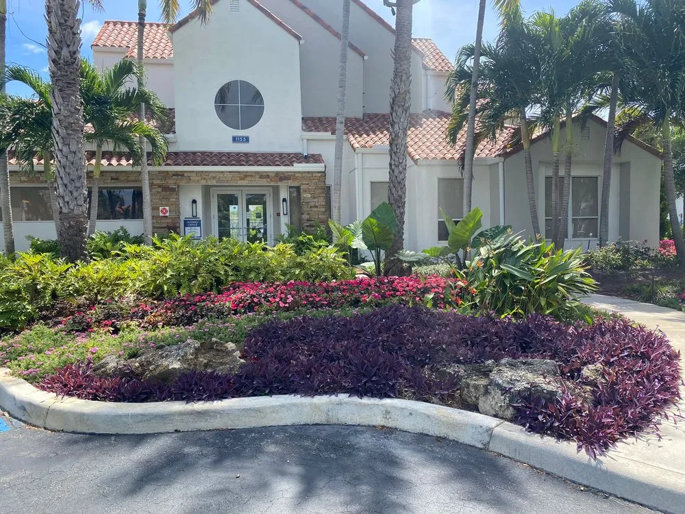 Custom lawn care service near you in Davie, FL by Southeast Landscaping