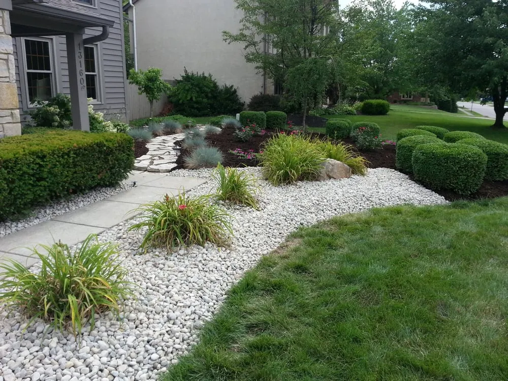Top-rated lawn care service in Lancaster, OH by Southeast Lawn & Landscape