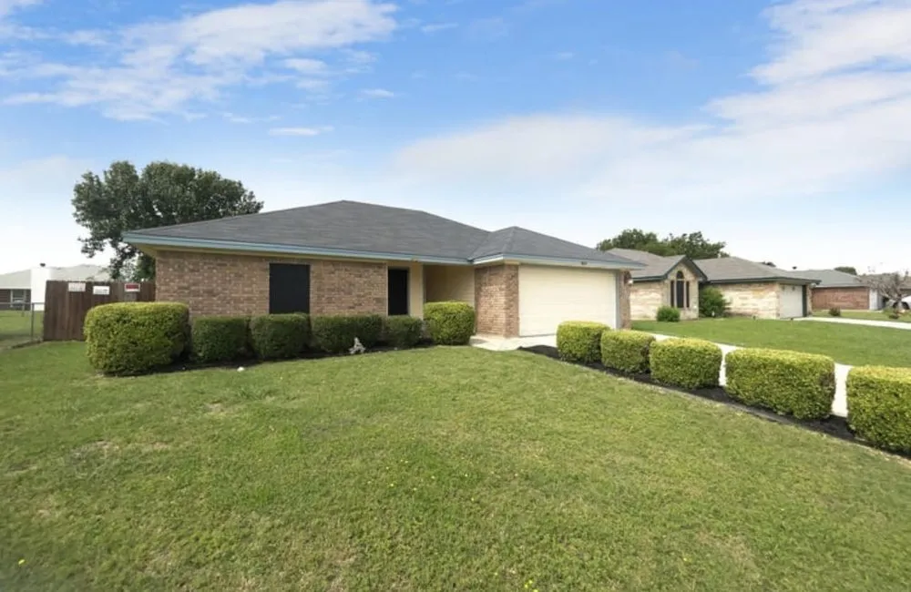 Reliable yard maintenance in Conover, NC by Southeastern Lawn And Construction Services