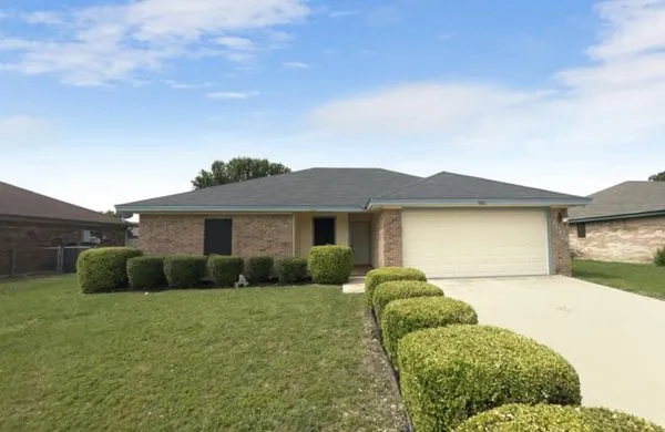 Southeastern Lawn And Construction Services Logo