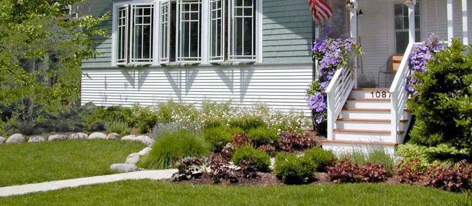 Local lawn mowing service in Wilmington, NC - Southern Accents Landscaping