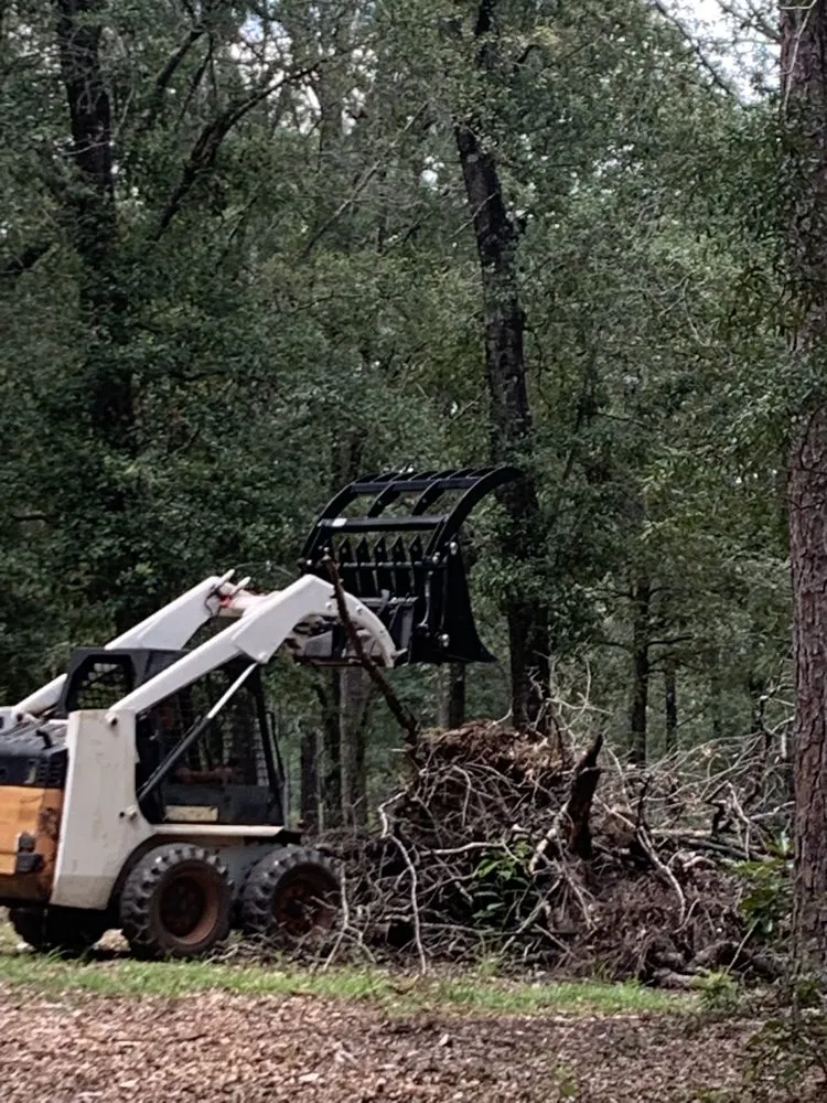 Local lawn care service with custom design across Saraland, AL - Southern Acres Landworks